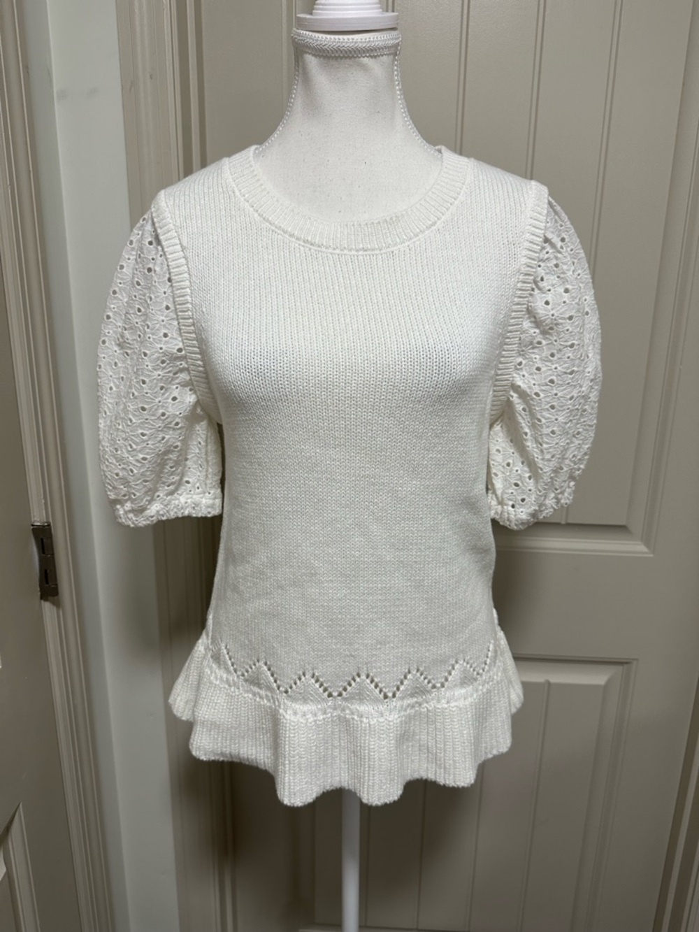 crown & ivy Cream Eyelet Puff Sleeve Knit Top